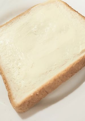 今更頑張ら無い有る物で終わり食パンマーガリン塗り-レシピのメイン写真
