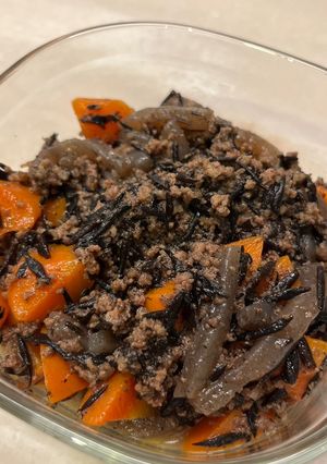 合い挽き肉でひじきの煮物 幼児食にも!-レシピのメイン写真