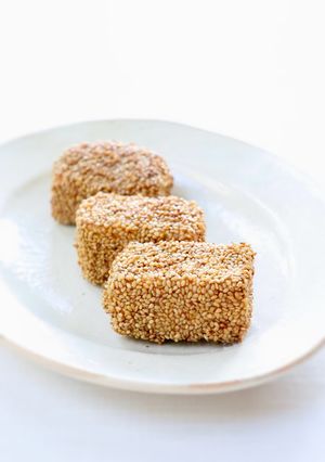 香ばしい『ごま』が美味しい【豆腐のごま揚げ】-レシピのメイン写真