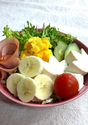 意外に美味しい✨いつものサラダにバナナ🍌-レシピのメイン写真