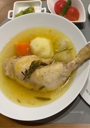 骨付きモモ肉のコンフィ風ポトフ-レシピのメイン写真