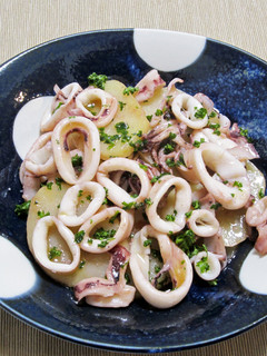 ヤリイカとじゃがいもの蒸し焼き-レシピのメイン写真