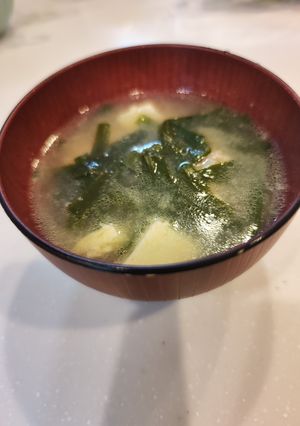 豆腐と鶏つくねとニラのお味噌汁-レシピのメイン写真