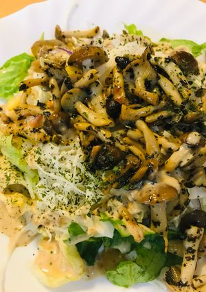 キノコのバジルバターソテーのサラダ-レシピのメイン写真