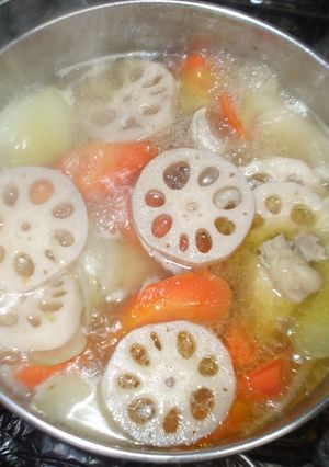蓮根和風ポトフ♪簡単根菜スープ-レシピのメイン写真