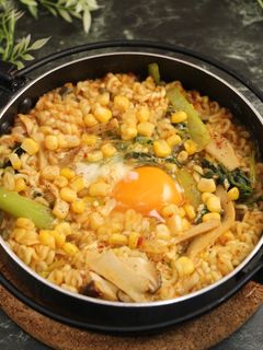 おひとり鍋!旨辛ニラ鍋 煮込みラーメン-レシピのメイン写真