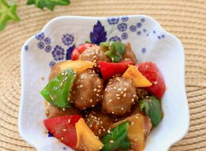 お弁当にも♬玄米甘酒で彩り甘辛肉団子-レシピのメイン写真