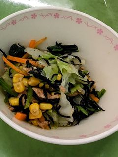 ひじきと彩り野菜の和え物【柏市学校給食】-レシピのメイン写真