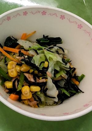 ひじきと彩り野菜の和え物【柏市学校給食】-レシピのメイン写真