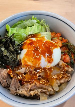 牛丼アレンジ ⭐︎ビビン丼⭐︎レトルトで簡単-レシピのメイン写真