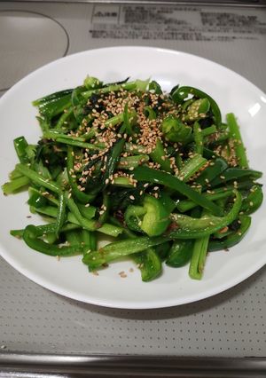 すぐできるピーマンと小松菜の炒め物-レシピのメイン写真