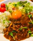 トマト缶で煮るたまごポークカレー