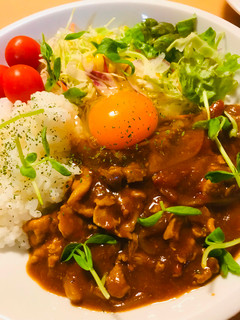 トマト缶で煮るたまごポークカレー-レシピのメイン写真