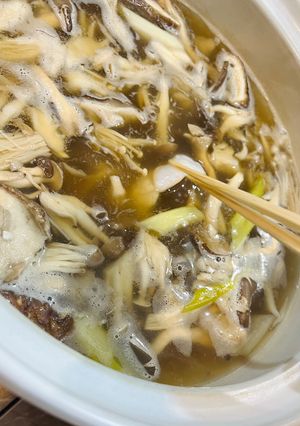 釣って来たヒラメをキノコ鍋でしゃぶしゃぶ-レシピのメイン写真