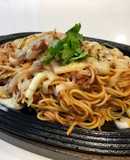 焼きチーズ鉄板ボロネーゼパスタ