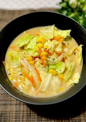 電子レンジ　マルちゃん正麺味噌の牛乳アレンジ-レシピのメイン写真