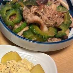 รูปของ ゴーヤーと生キクラゲと豚肉の炒め