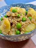 新じゃが芋とえんどう豆のそぼろ煮♪