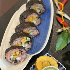 รูปของ 赤飯入り！かまぼこ伊達巻の恵方巻き