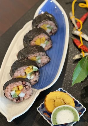 赤飯入り！かまぼこ伊達巻の恵方巻き-レシピのメイン写真