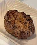 肉汁たっぷり！基本のハンバーグ