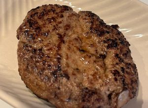 肉汁たっぷり！基本のハンバーグ-レシピのメイン写真