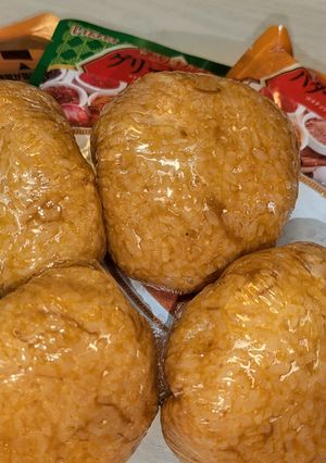 レトルトカレーでオニギリ🍙-レシピのメイン写真