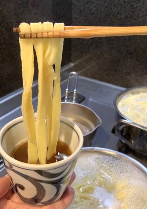 ゆで卵で作った麺と生卵で作った麺の食べ比べ-レシピのメイン写真