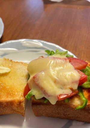 ピーマン山盛りピザトースト-レシピのメイン写真