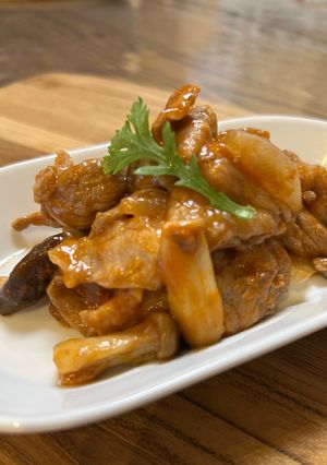 きのこと豚肉で10分！ごはん泥棒☆ポークチャップ-レシピのメイン写真