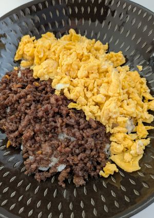 簡単！時短！彩り綺麗な二色丼-レシピのメイン写真