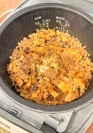 炊飯器で簡単！レトルトカレーと鶏胸肉で炊込みご飯-レシピのメイン写真