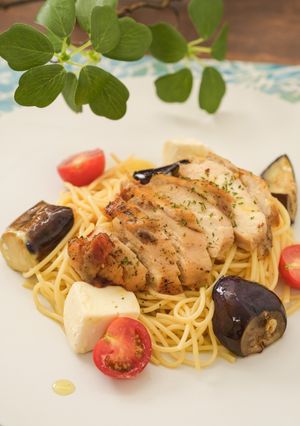 ローストサラダチキンと夏野菜の冷製パスタ-レシピのメイン写真