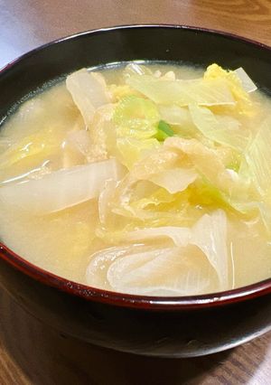 白菜の軸と油揚げのおみそ汁-レシピのメイン写真