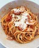 レンジで簡単！トマトとベーコンのパスタ