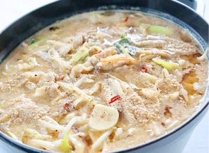 簡単手軽な【豚もやしのにんにく味噌鍋】-レシピのメイン写真