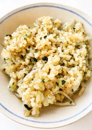 じゃことわかめの旨だし炊き込み玄米ご飯-レシピのメイン写真