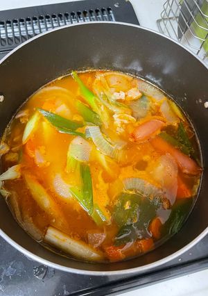 ツナ缶でうまい・簡単・安い・海鮮キムチチゲ-レシピのメイン写真