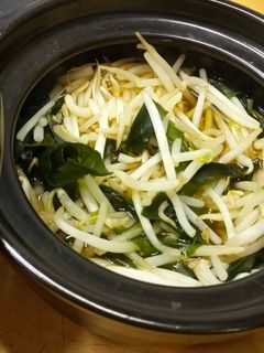 さっぱりヘルシー♪もやしとワカメのスープ-レシピのメイン写真