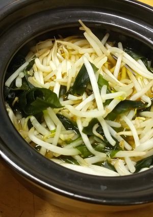 さっぱりヘルシー♪もやしとワカメのスープ-レシピのメイン写真
