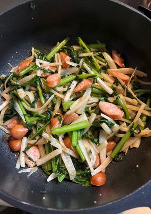 大根の皮と葉のウインナー炒め-レシピのメイン写真