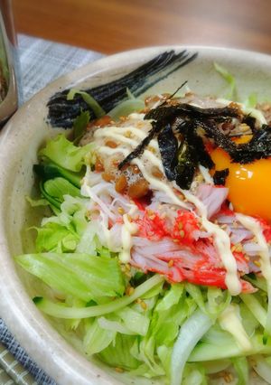 ＊我が家のレタスと胡瓜と納豆サラダうどん-レシピのメイン写真