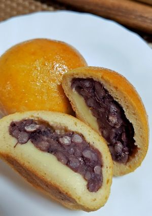 ★低糖質‼アーモンドでチーズ粒あんパン♪-レシピのメイン写真