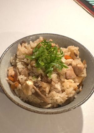 鶏もも肉と舞茸の混ぜご飯☘️-レシピのメイン写真