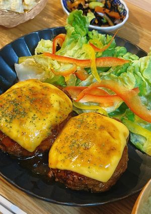 ご飯がすすむ🐾煮込みハンバーグ-レシピのメイン写真