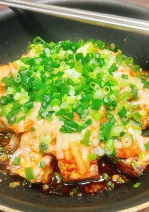 フライパンのまま食卓へ♪厚揚げのキムチーズ焼き-レシピのメイン写真