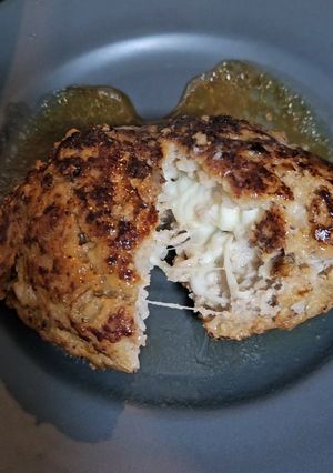 【旦那大絶賛】 チーズinハンバーグ-レシピのメイン写真