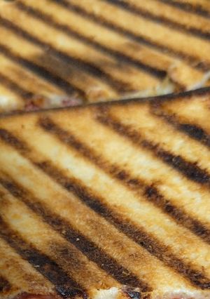 コンビーフの玉葱チーズホットサンド-レシピのメイン写真