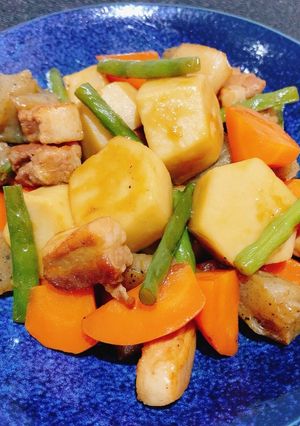 ごはんがすすむ！里芋と豚バラの彩り煮-レシピのメイン写真