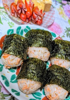 胡麻鮭のおにぎり-レシピのメイン写真